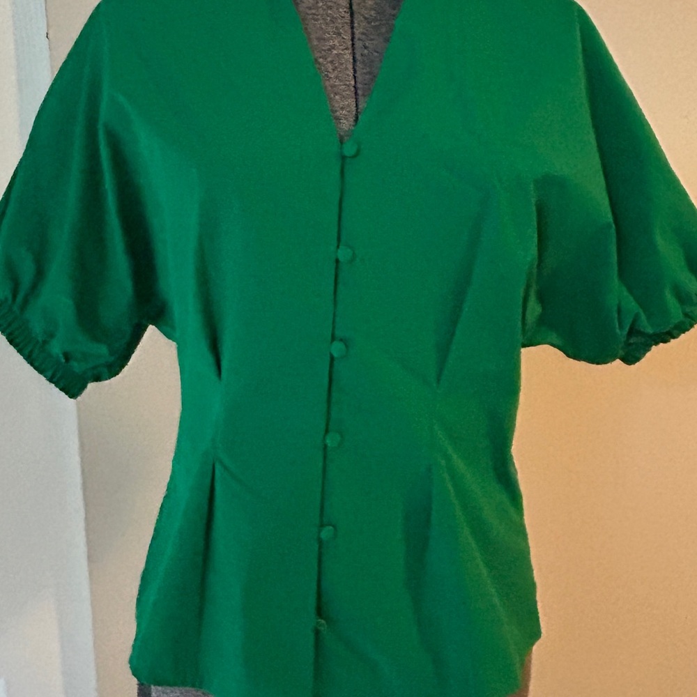 OSPREY Vibrant Green Blouse with Puff Sleeves